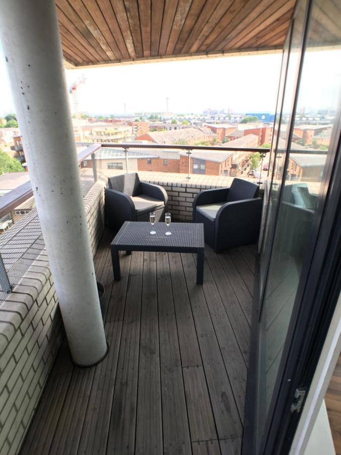 Luxury 2 Bed Penthouse Apartment Near Station Лондон Экстерьер фото