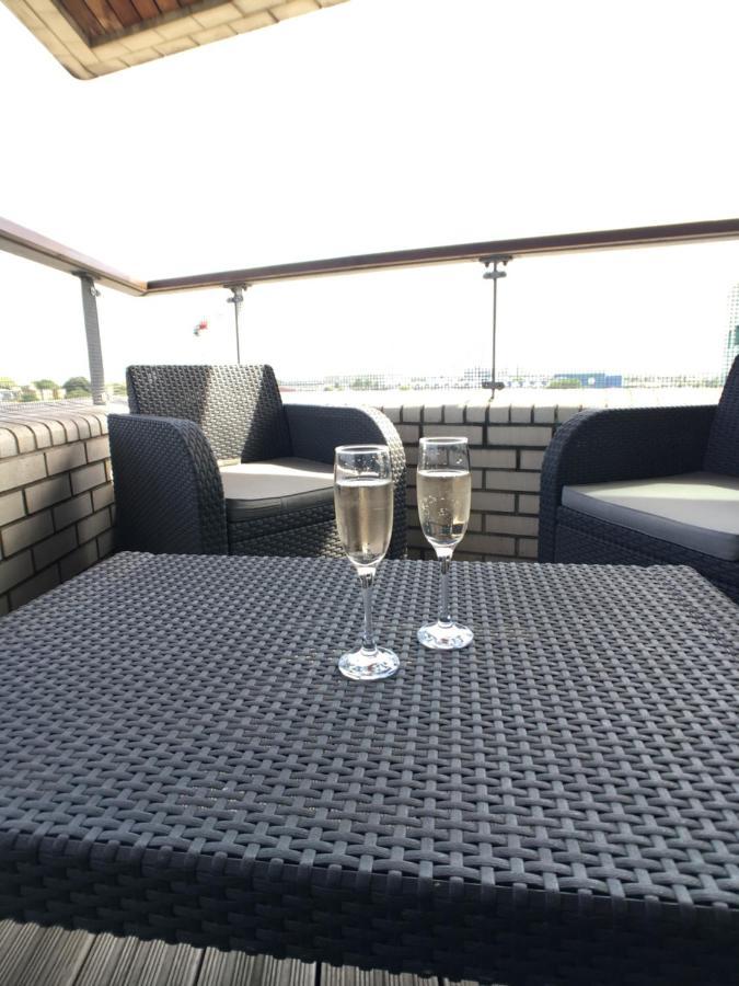 Luxury 2 Bed Penthouse Apartment Near Station Лондон Экстерьер фото